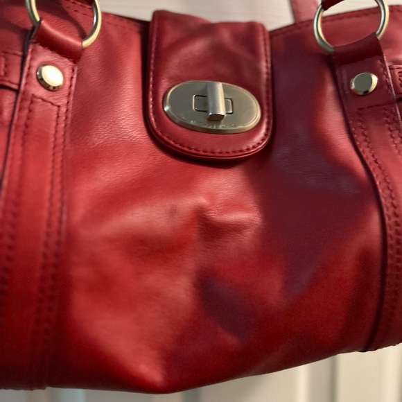 Elegant Red Leather Handbag - Picture 3 of 13